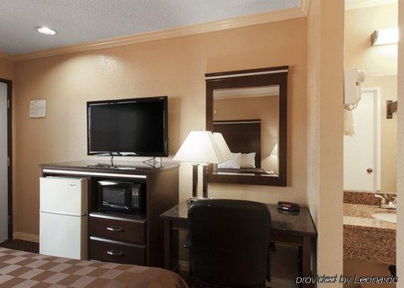 Rodeway Inn Lemon Grove San Diego East Room photo